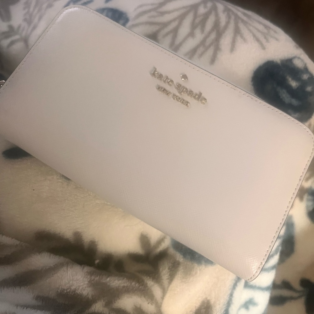 Kate Spade Saffanio Leather Cream wallet BRAND NEW